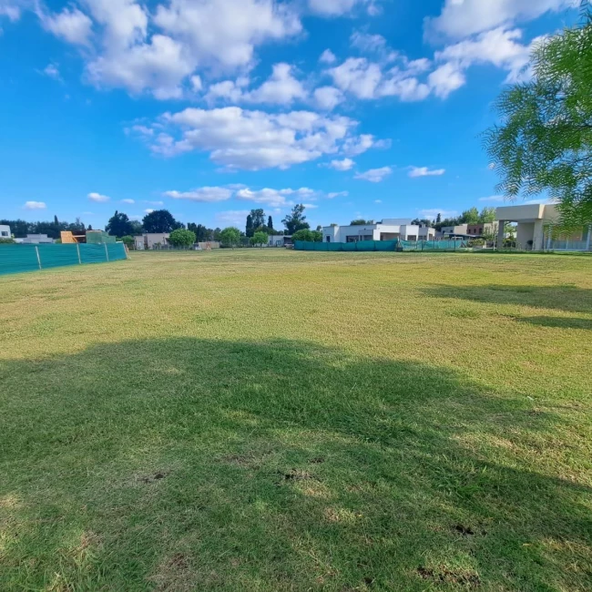 VENTA LOTE EN BARRIO SANTA EMILIA PILAR DEL ESTE