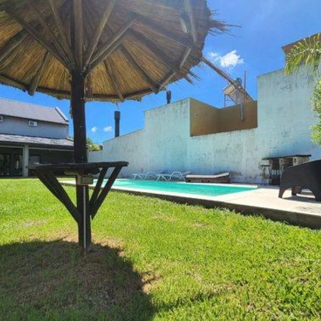 Casa Tres Ambientes Venta con Pileta Open Door