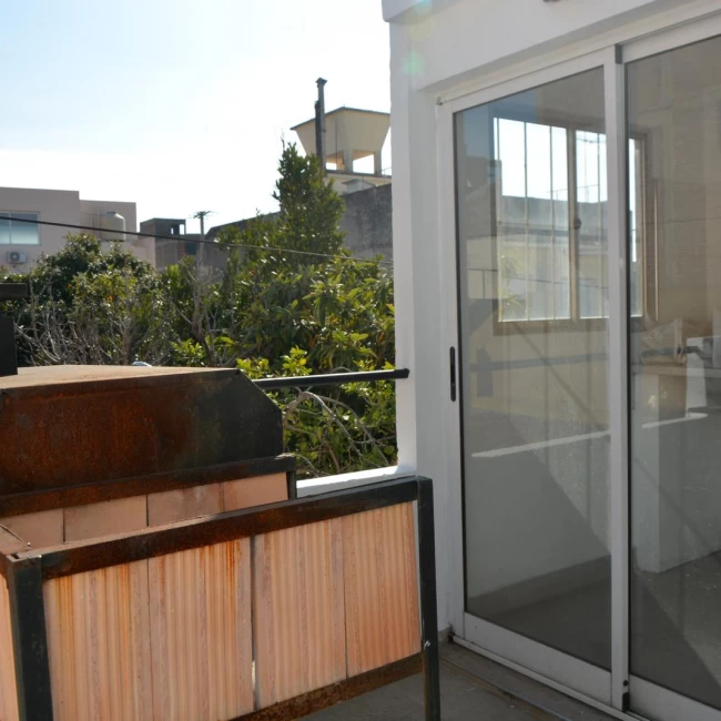 Excelente PH - 4 Ambientes - lanus Oeste - Refaccionado a Nuevo - Doble Patio  -  Listo para Mudarse