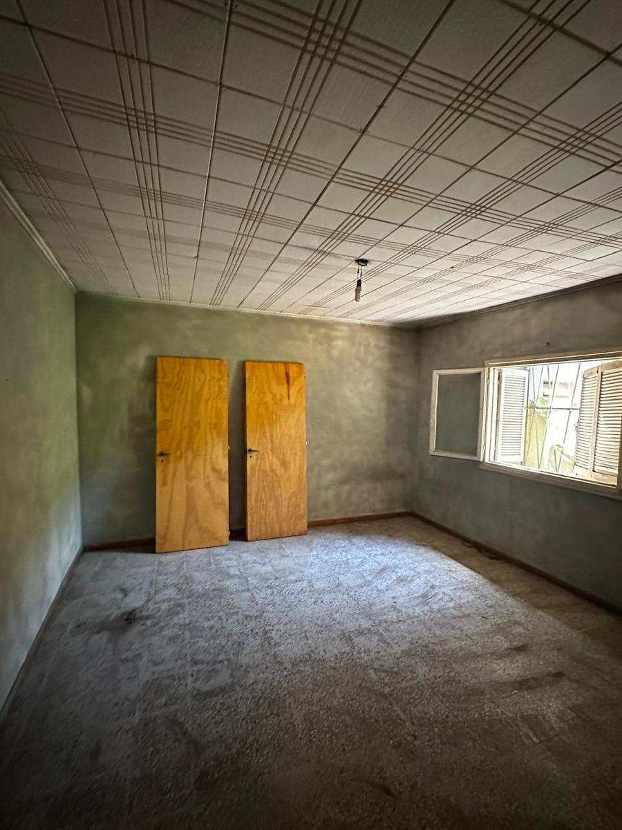 Venta Casa A Refaccionar Terreno Mercedes Permuta - 4