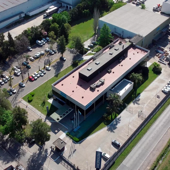 OFICINA CORPORATIVA EN PANAMERICANA Y HENRY FORD ALQUILER