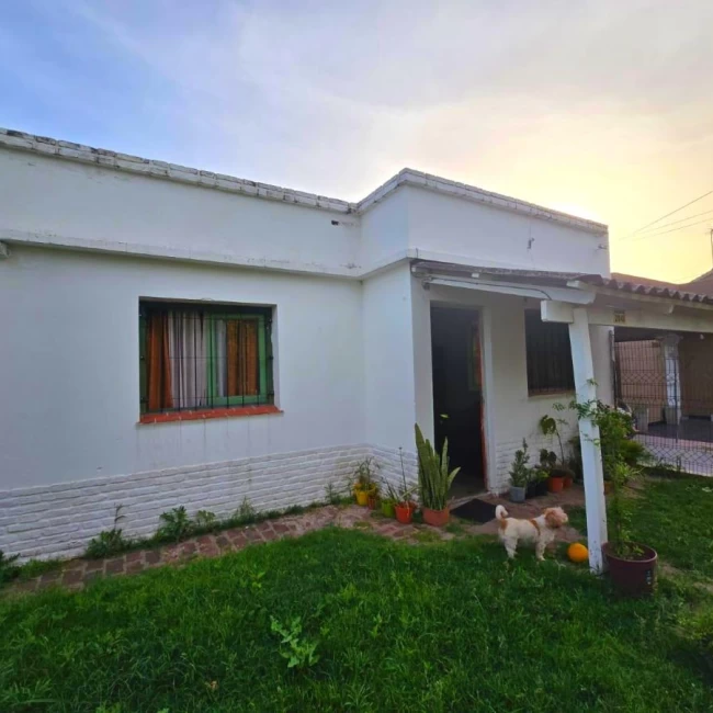 Casa a reciclar en moreno centro  venta