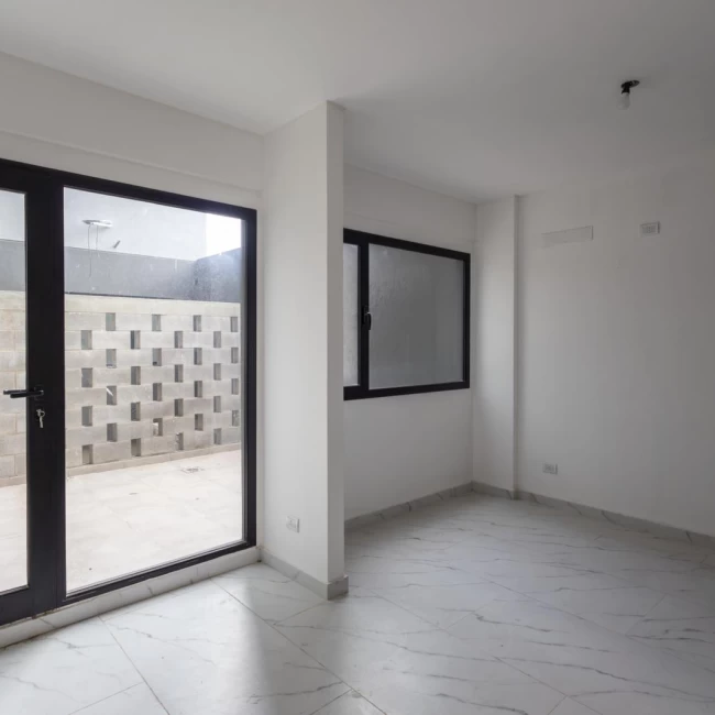 VENTA DEPARTAMENTO MONOAMBIENTE CON PATIO BARRACAS