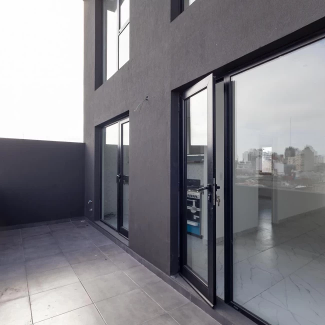 VENTA DEPARTAMENTO 2 AMBIENTES BALCON TERRAZA EN BARRACAS