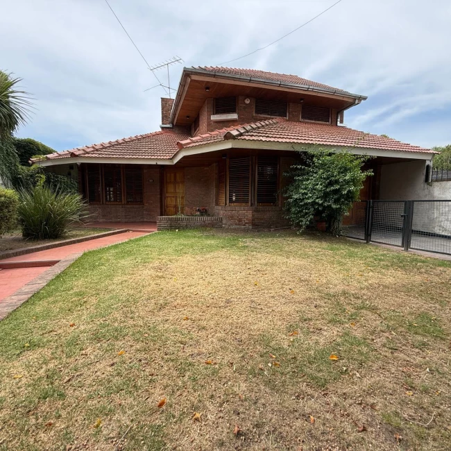 Casa en Jose Marmol en venta