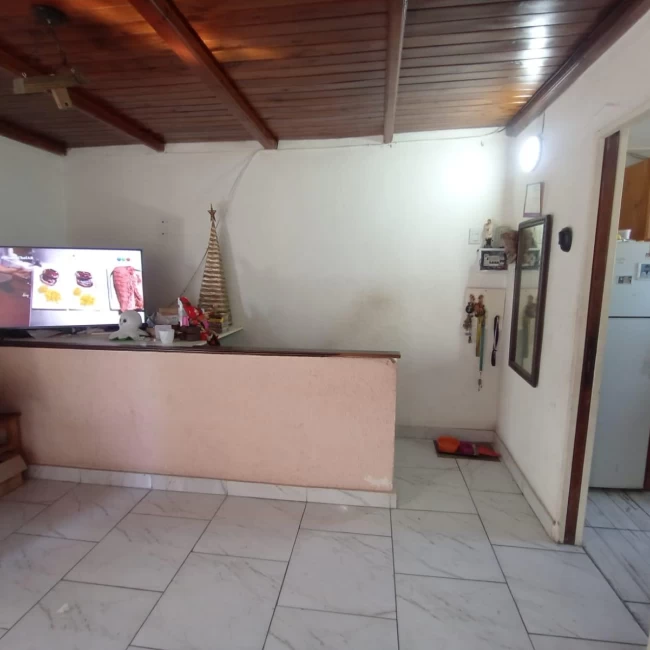 MUNRO PH A LA VENTA TRES AMBIENTES PRIMER PISO POR ESCALERA