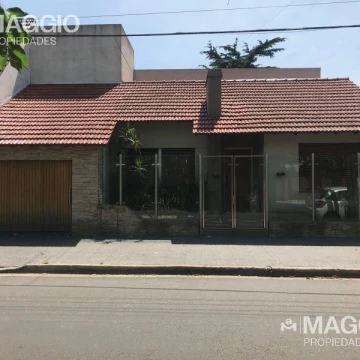 VENTA CASA 4 AMBIENTES RAMOS MEJIA