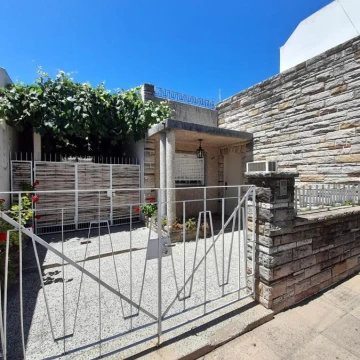 VENTA CASA 6 AMBIENTES LA TABLADA