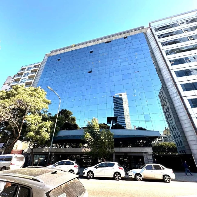 OFICINA ALQUILER | EDIFICIO WORLD TRADE CENTER | 450 M2 + 4 COCHERAS | LIMA AL 300