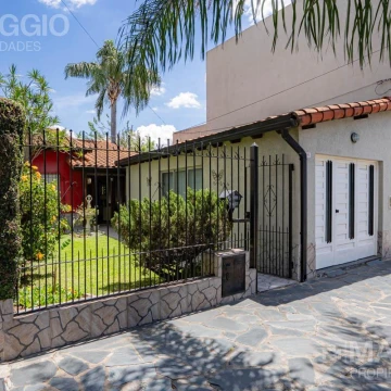 CASA VENTA RAMOS MEJIA SUR 4 AMBIENTES