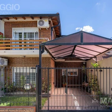 Casa Venta en Villa Luzuriaga