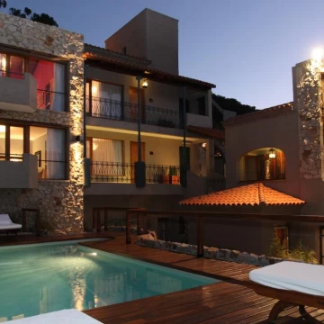 Hotel Boutique en venta en Tres Cerritos, Salta, en funcionamiento, fondo de comercio, 10 hab