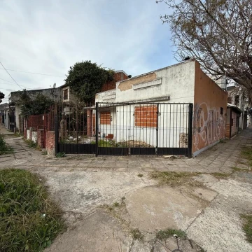 VENTA CASA EN MORON 