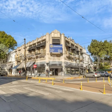 Locales comerciales y PHs en venta en bloque en Martínez
