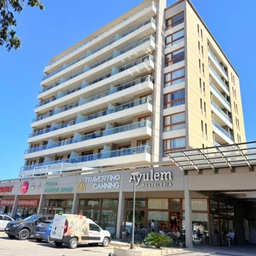 VENTA - DEPARTAMENTO 2 AMBIENTES- COCHERA - PILETA - BALCON - AMENITIES - PERMUTA