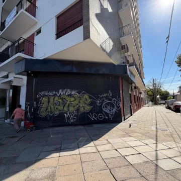 Excelente esquina en venta - 110 m2 - Local en Sarandí