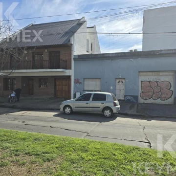Venta Casa -  Lote en Av. 66 16 y 17 La Plata - Ideal Desarrollador