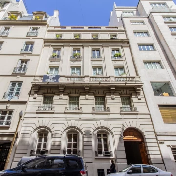 Departamento estilo francés en Avenida Alvear. Recoleta. 5 Dormitorios. 