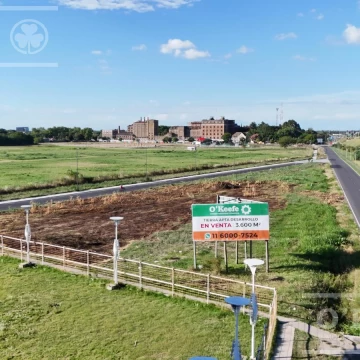 LOTE UBICADO SOBRE COLECTORA AU. LA PLATA UNICO EN ZONA SUR BERAZATEGUI 3635 M2 - IDEAL DESARROLLO!!