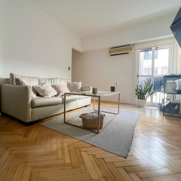 Departamento en venta. 3 ambientes CON COCHERA en Belgrano. Apto crédito.