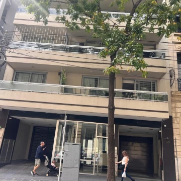 Cochera con estudio de uso exclusivo en Recoleta!