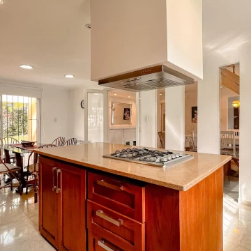 Venta Casa 9 ambientes Los Acantilados, Mar del Plata