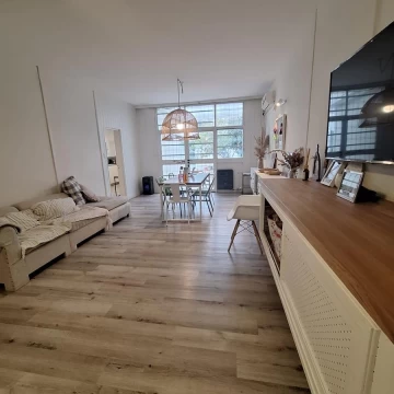 CASA RECICLADA A NUEVA | 3 DORMITORIOS | AREA DE SERVICIO COMPLETA