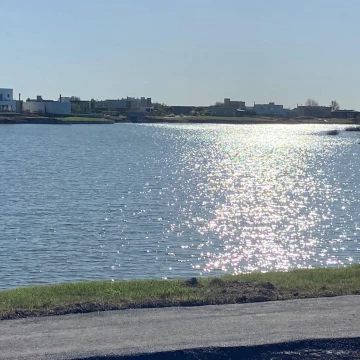 VENTA LOTE A LA LAGUNA  Barrio San Sebastián Pilar