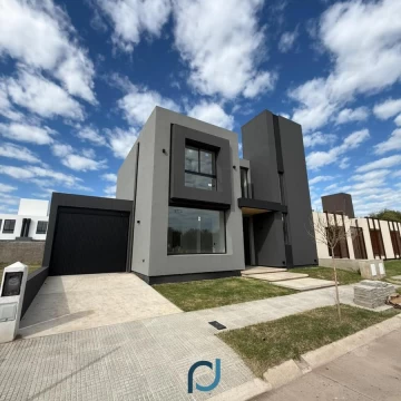 Casa en venta 3 dorm  Campo Chico 