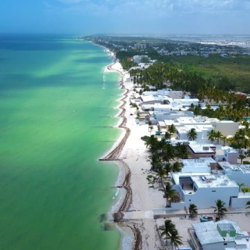 TERRENOS A 160M DEL MAR, EN CHICXULUB, YUCATAN.