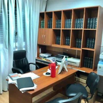 Oficina en Venta en Zona Centro de Cuatro Ambientes  