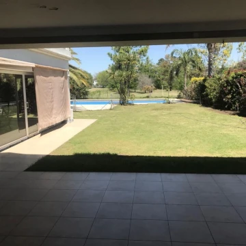 Casa en venta de 3 dormitorios en Country Jockey Club