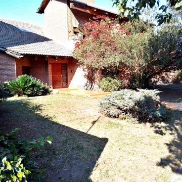 Casa en  Venta en Cerro de las Rosas , ideal uso comercial por su estratégica ubicación