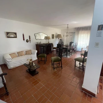 Casa en venta en Barrio Parque Vélez Sarsfield de 4 Dormitorios