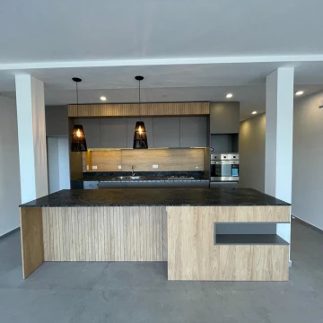 Dúplex en venta 3 dormitorios   escritorio en B° Campo Chico
