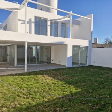 Casa en  venta de 3 dormitorios en Campo Chico