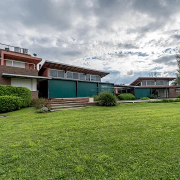 VENTA | PERMUTA - Casa de 4 dormitorios, cochera, quincho y piscina - Hostal del Sol, Fisherton.