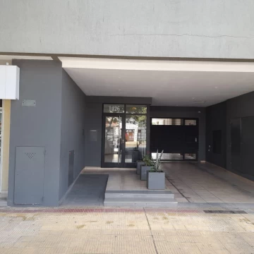 Cochera descubierta en  VENTA, en edificio