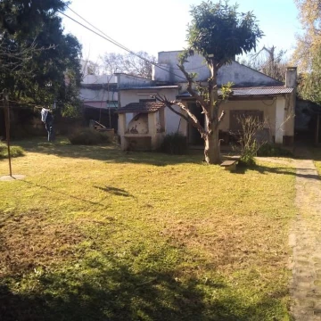 Terreno con casa premoldeada en venta en Arturo Segui