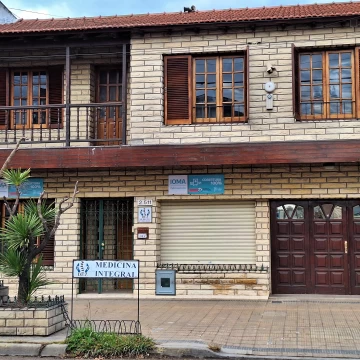 Oficina en venta en Berisso. Consultorios
