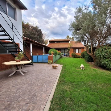 Casa en venta en Berisso. Consultorios. Oficinas