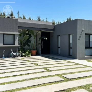 Casa en venta de  4 ambientes en barrio cerrado La Reserva de Hudson, Berazategui