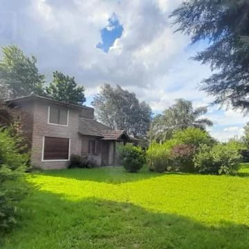 Venta casa 3 amb con pileta. Lote 2.267 m2. Parque Sakura, Exaltacion de la Cruz