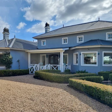 VENTA Casa en El Malacate. 7 Ambientes. Excelente calidad con detalles únicos.