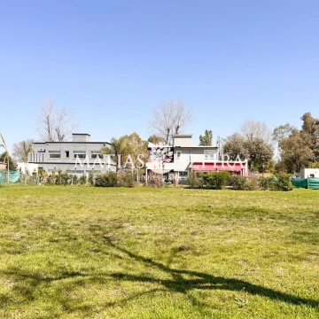 Lote en venta La Cesarina 