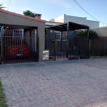 Venta casa 3 ambientes y departamento 2 amb. William C. Morris,  Hurlingham