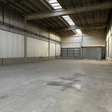 Deposito de 600m2 en Alquiler - Moreno Center