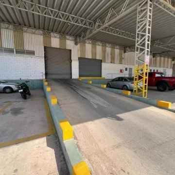 DEPOSITO AAA . 2.000m2 con ROCIADORES . PREDIO CERRADO CON SEGURIDAD