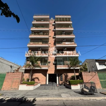 Departamento (2 pisos) en venta en Ramos Mejía 