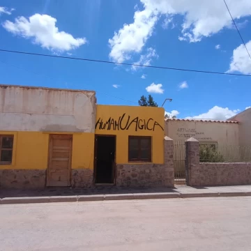 VENTA CASA CON LOCAL COMERCIAL - HUMAHUACA